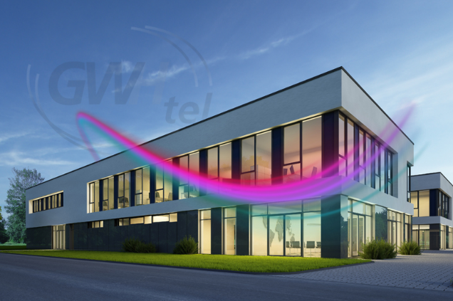 Bild eines Hauses mit einer bunten geschwungenen Linie und dem GWHTel Logo oben links in der Ecke.